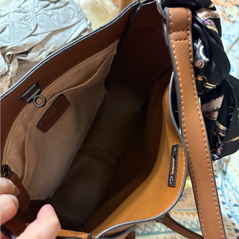 NWT Nanette Lepore Nicola Bucket Crossbody - Picture 5 of 6